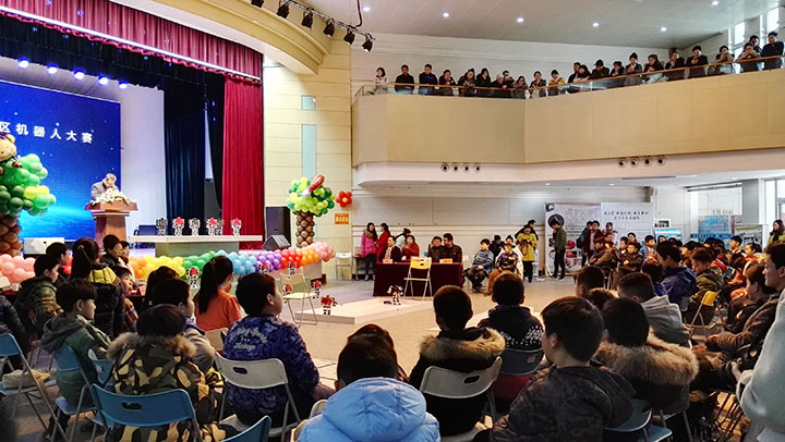 機器人在跳舞 機器人在跳舞